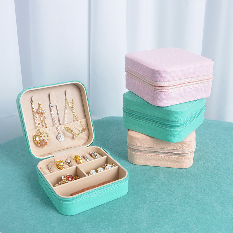 Travel Accessories Display - Kolorowe, proste i wygodne pudełko do