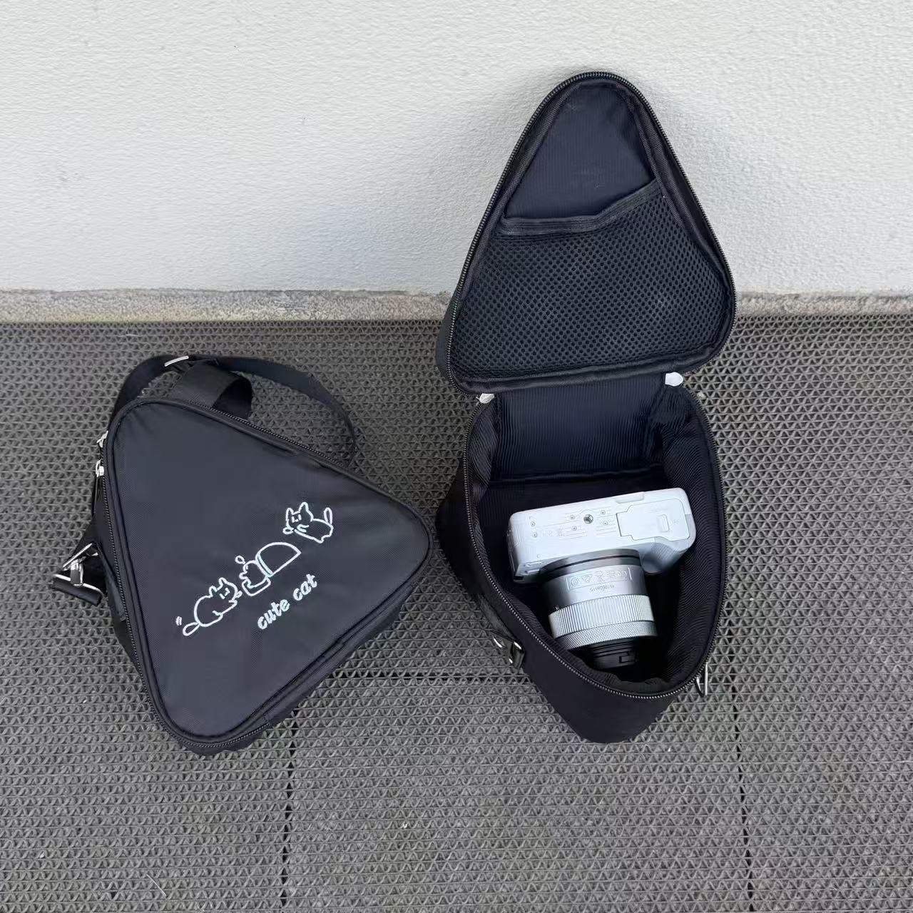 Camera Bag Travel - Urocza, kreskówkowa, trójkątna torba na aparat